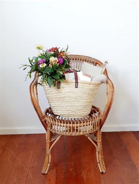 Gift Basket + Flowers – Bundle + Blooms