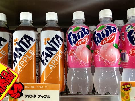 VIAJE DE LUNA.: New FANTA flavors - some using the old logo