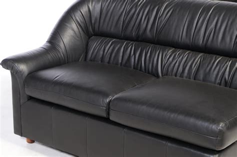 Leathercraft Contemporary Black Leather-Upholstered Sectional Sofa | EBTH