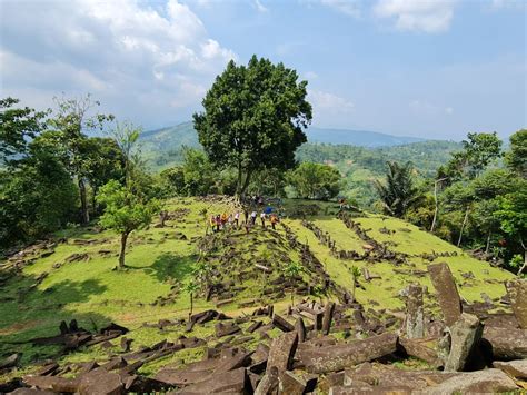 Railway Adventure ke Situs Megalitikum Gunung Padang | District One