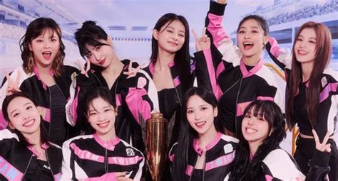 TWICE Becomes the First Kpop Girl Group to Perform at Japan's Nissan Stadium | kpopping