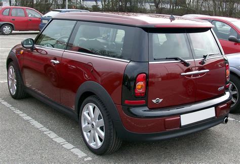 2008 MINI Cooper Clubman Base - 2dr Hatchback 1.6L Manual