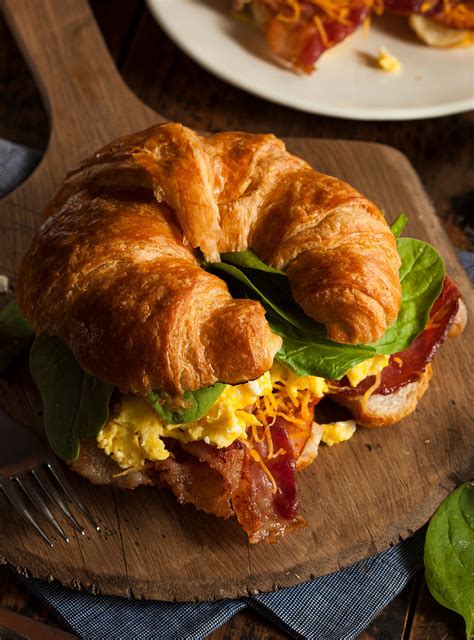 This Starbucks Breakfast Sandwich Hack Is Worth The Effort | Cafe food, Breakfast sandwich ...