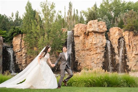 30+ waterfall wedding pictures for Your Inspiration - Wedding Maps