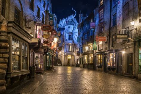 The Wizarding World of Harry Potter – Diagon Alley at Universal Studios ...