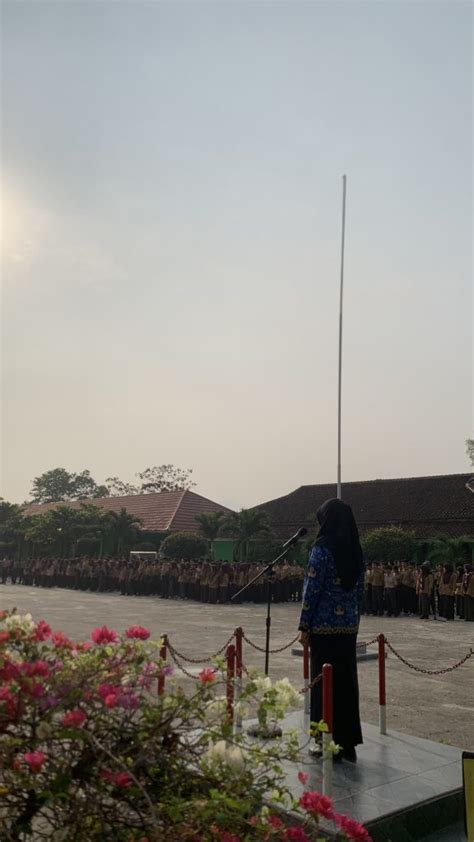 Upacara Bendera Memperingati Hari Pahlawan Nasional – SMKN 1 Negerikaton