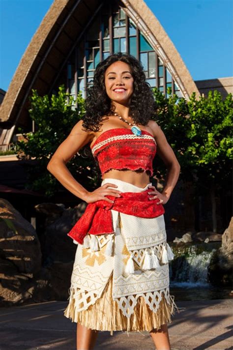 Meet MOANA character at Disneyland, Disney World | MouseInfo.com