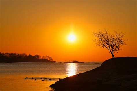 Lake with Calm Water During Sunset · Free Stock Photo