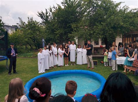 Nine People Baptized at our Annual Baptism Ceremony – naSlovensko