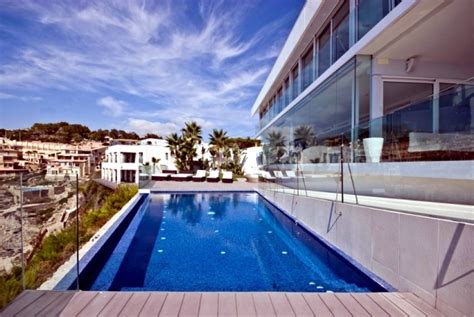 Mallorca gorgeous golden luxury villa located directly on the sea | Interior Design Ideas - Ofdesign