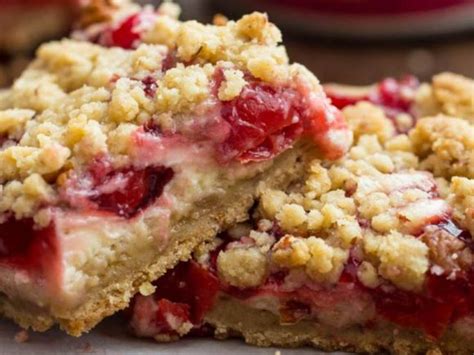 Cherry Pie Sour Cream Crumb Bars - Lucky Leaf