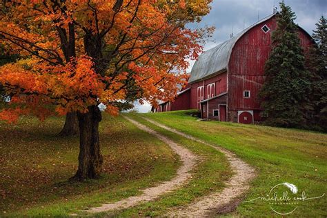 Pin by Barbara Hostetter on Barns | Landscape photos, Autumn scenes, Old barns