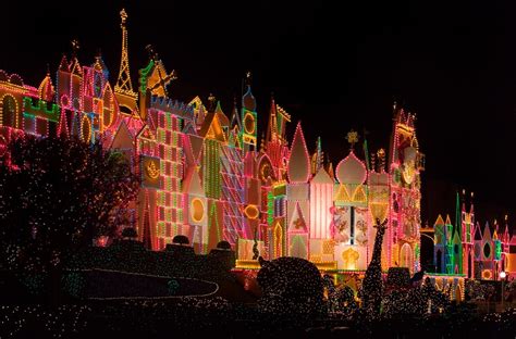 Disneyland Resort Guided Tours: Holiday Time at Disneyland Park Tour ...