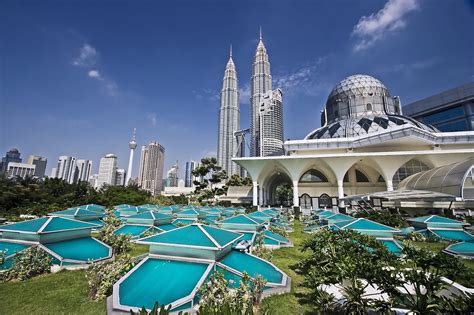 Visit Kuala Lumpur cruise port in Malaysia with Cunard