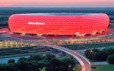 Josep Pep Guardiola : Allianz Arena... “The red tomb" waiting for Real ...