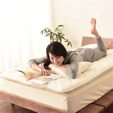 EMOOR Japanese Floor Futon Mattress CLASSE, Twin Size (39x79in), White, Made in Japan, Foldable ...