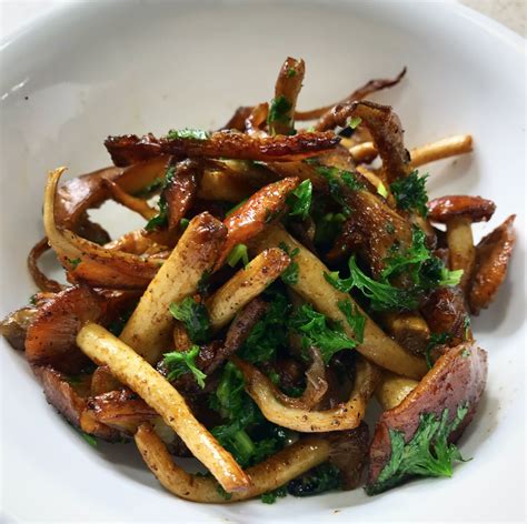 Mushroom Stir Fry - VEGWORLD Magazine