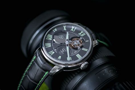 FLYING TOURBILLON - Schwarz-Etienne