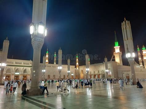 Beautiful View of Masjid Al Nabawi at Night. Editorial Stock Image - Image of architecture ...