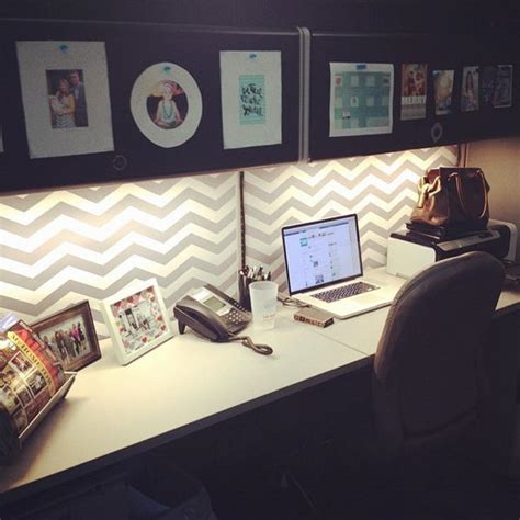 20+ Creative DIY Cubicle Decorating Ideas - Hative