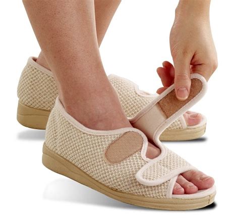 10 Comfortable Diabetic Shoes for Men and Women