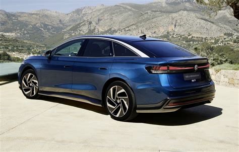 Volkswagen Unveils Its New ID.7 Mid-Size EV Sedan