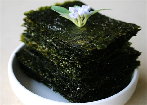 Roasted seaweed sheets (Gim-gui) recipe - Maangchi.com