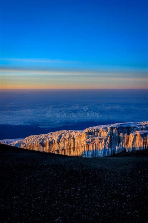 Sunrise on Top of Mount Kilimanjaro Stock Image - Image of view, 5895m: 114006247