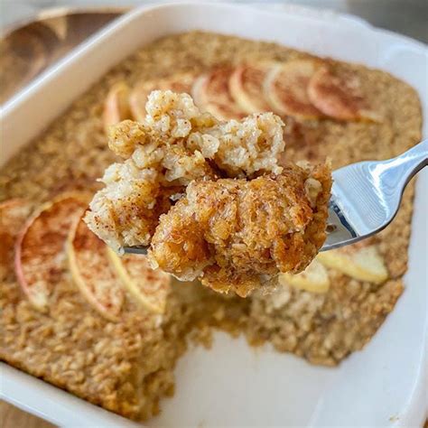 Cinnamon Applesauce Baked Oatmeal - Peanut Butter and Jilly