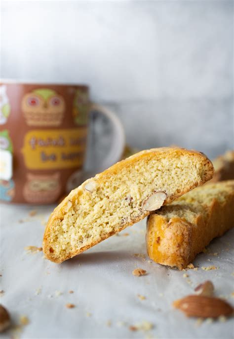 Almond Biscotti - an Easy Recipe! OwlbBaking.com