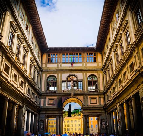 Uffizi Gallery Tour with Guide: Visit the Masterpieces of the Uffizi Museum with a Guide