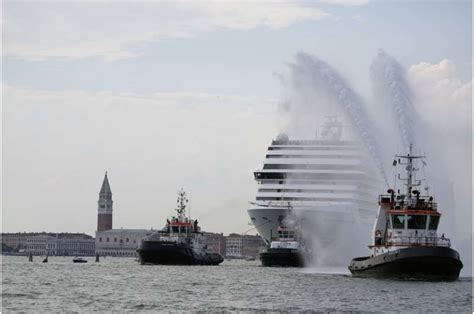 Cruise ships restart in Venice, bring environmental protests