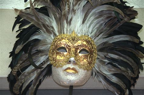 File:Venetian Carnival Mask - Maschera di Carnevale - Venice Italy ...