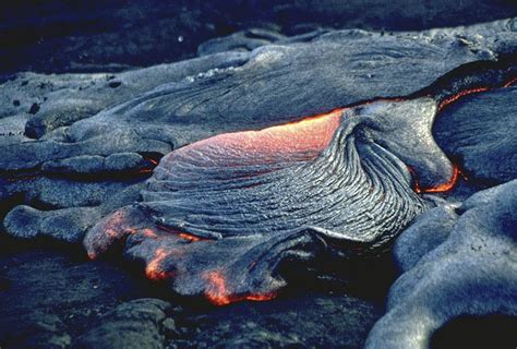 Pahoehoe lava break-out, Hawaii. – Geology Pics