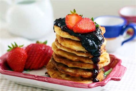 Syrniki - Russian Cheese Pancakes | Gourmandelle