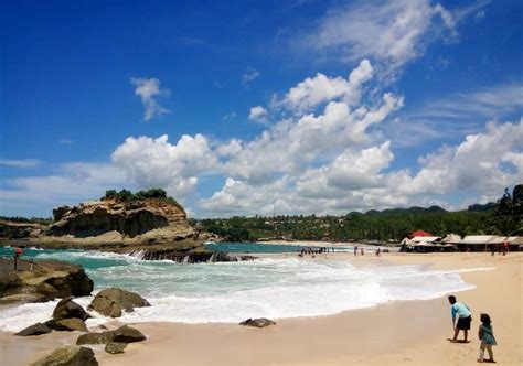 Pantai Klayar, Pantai Klasik di Pacitan – Dolan Yok