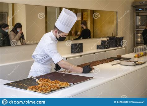 French Pastry Chef, Paris, France Editorial Photography - Image of shop, works: 242043502