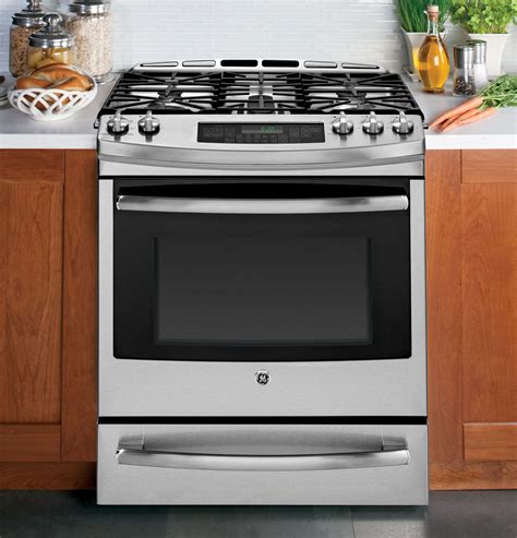 Slide-In vs Freestanding Range - Which Stove is Best For Your Kitchen