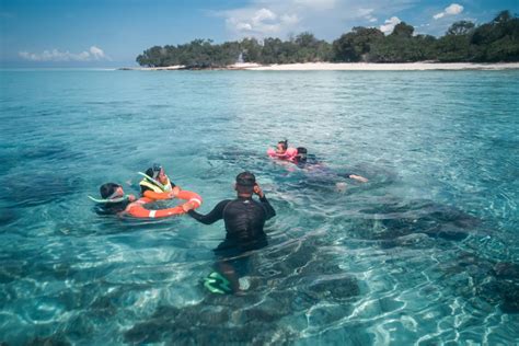 Roatan Snorkeling Excursion Guide