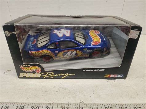 1:24 SCALE DIE CAST HOTWHEELS CAR - Isabell Auction