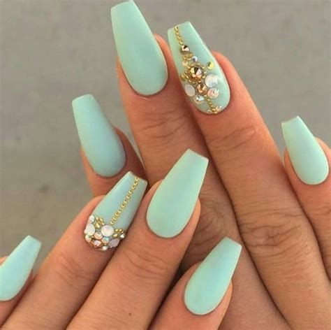 40 Mint Green Nail Designs to Make Heads Turn (2021 Trends)