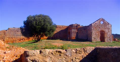 Castle of Paderne: the turbulent history behind the ruins | Paderne