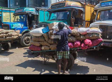 Pettah market Colombo Sri Lanka Stock Photo - Alamy