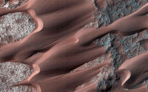 Traveling the Surface of Mars Photos - ABC News