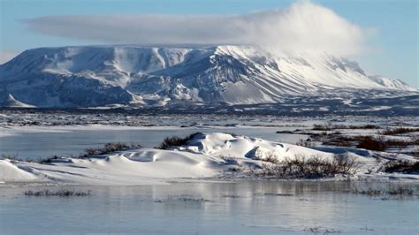 Snowy Iceland landscape - backiee