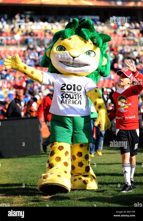 Fifa world cup mascot hi-res stock photography and images - Alamy