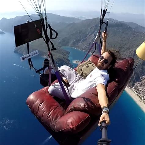 What Is Paragliding