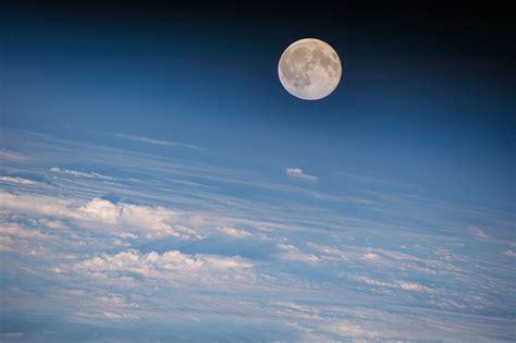 Moonrise seen from the International Space Station | Earth Blog