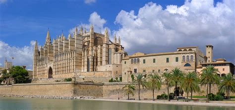 Casco Antiguo & Palma Old Town Area Guide | CASAFARI