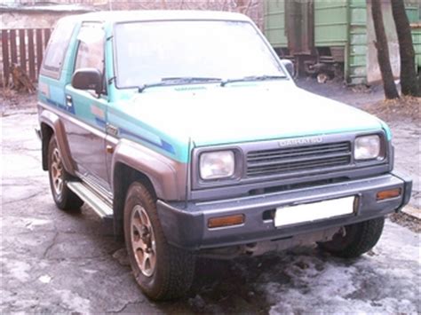 1990 Daihatsu Rocky specs